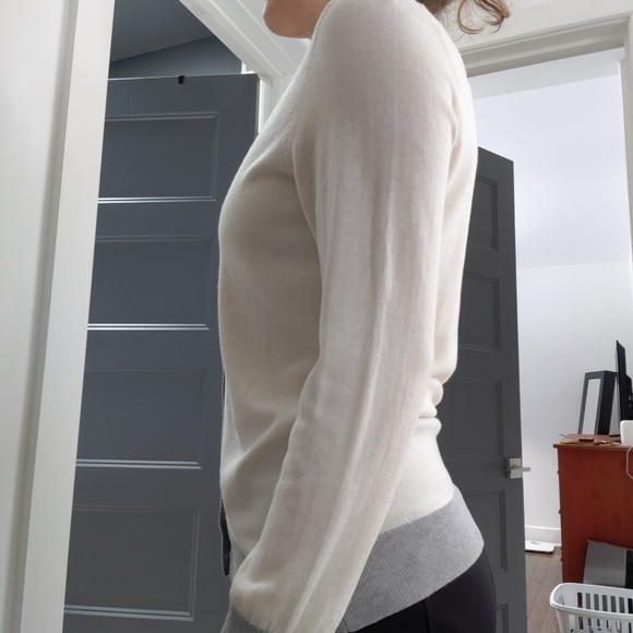 Banana Republic cream, grey trimmed cardigan - Picture 2 of 5
